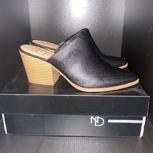 New Directions Heeled Mules Size 10